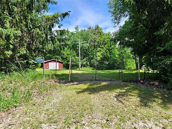 9 Acres of Land for Sale in Anamosa, Iowa