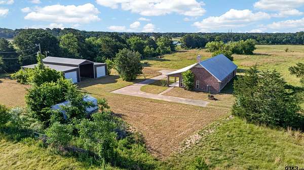 13.4 Acres of Recreational Land with Home for Sale in Mabank, Texas