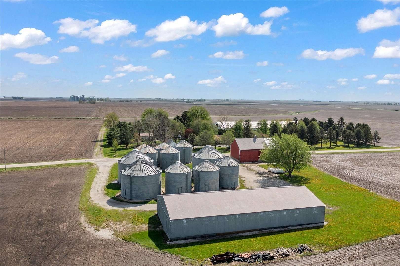 1.63 Acres of Land for Sale in Bellflower, Illinois