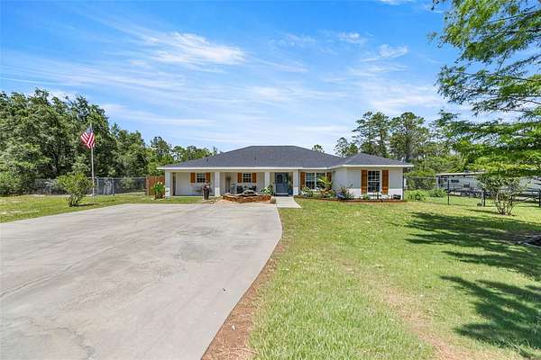 16.6 Acres of Land with Home for Sale in Ocklawaha, Florida