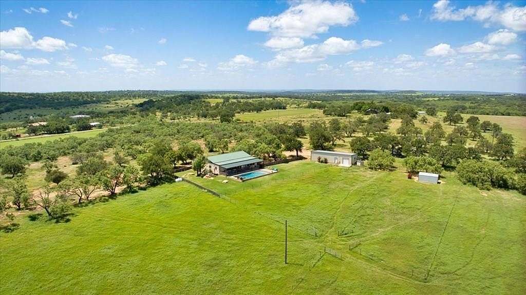 29.8 Acres of Agricultural Land with Home for Sale in Fredonia, Texas