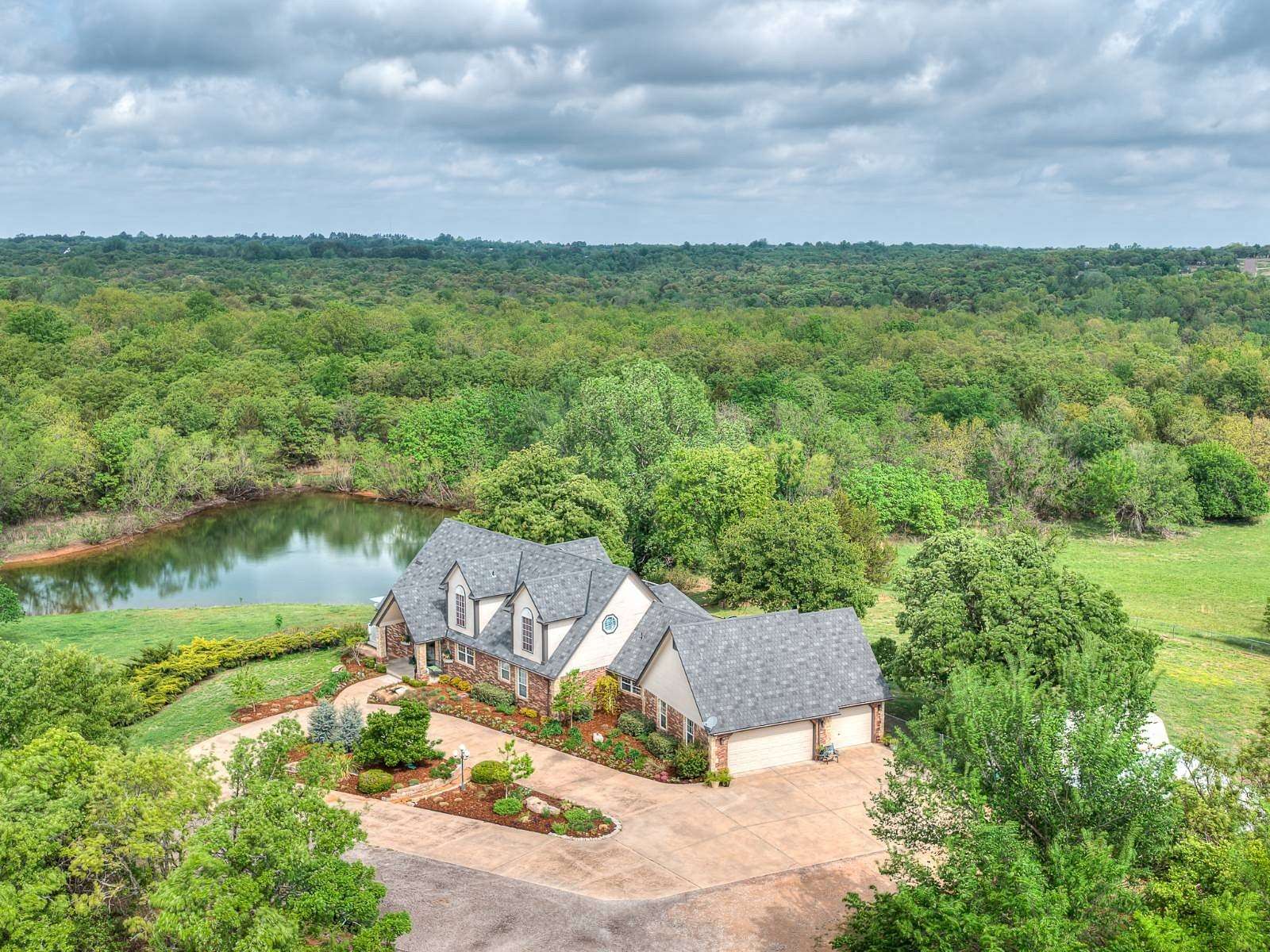 10 Acres of Recreational Land with Home for Sale in Newalla, Oklahoma