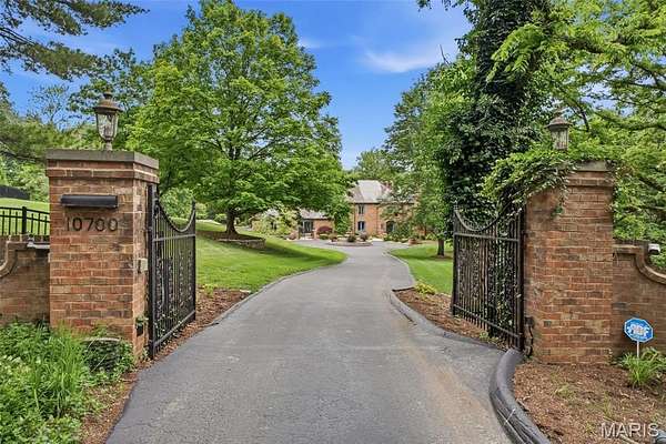 8.19 Acres of Land with Home for Sale in St. Louis, Missouri
