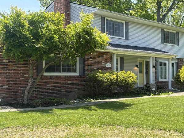 2.5 Acres of Land with Home for Sale in Fort Wayne, Indiana