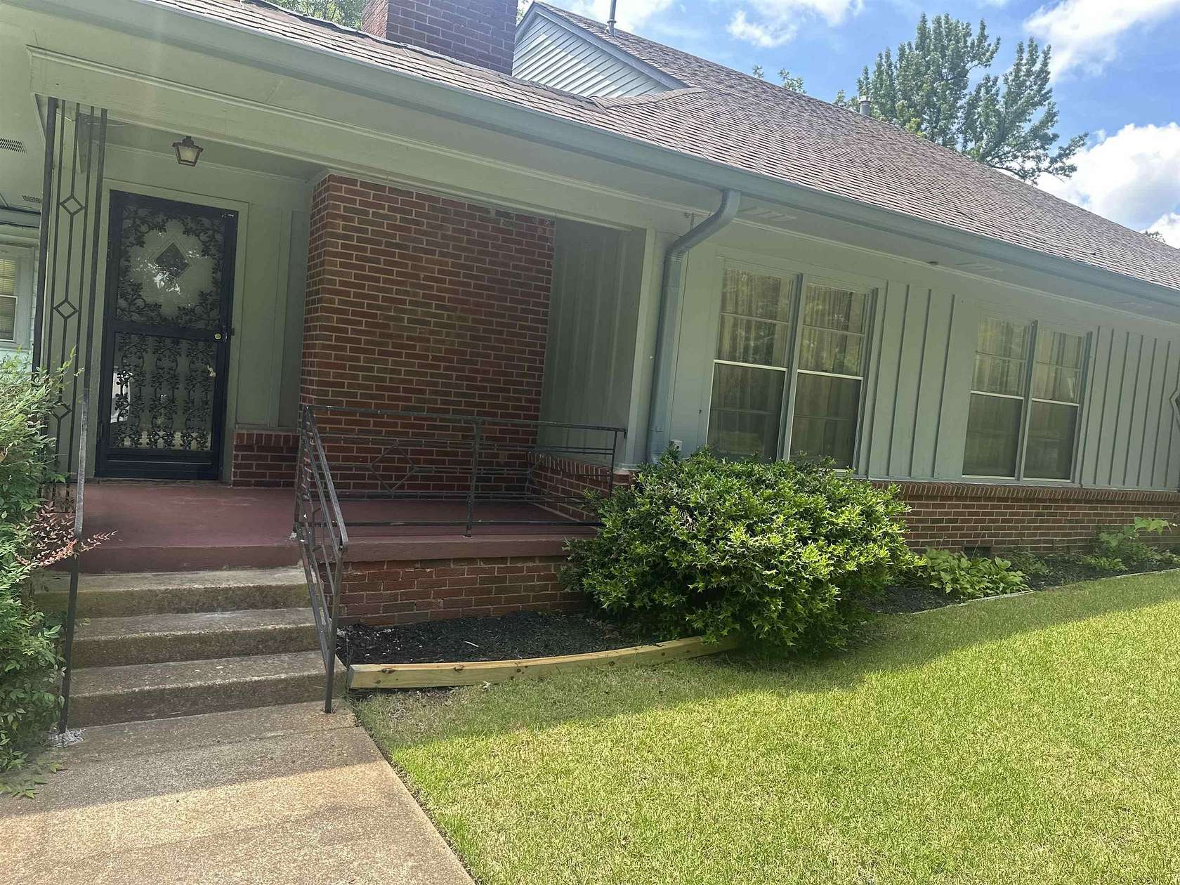 3 Acres of Land with Home for Sale in Memphis, Tennessee