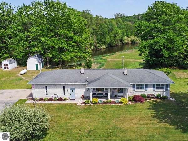 2.5 Acres of Land with Home for Sale in St. Louis, Michigan