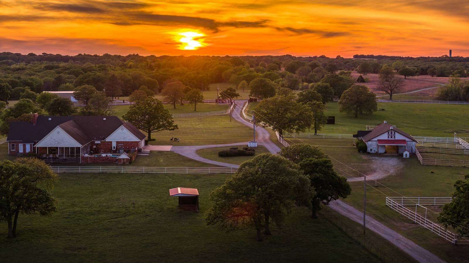 254 Acres of Land with Home for Sale in Ardmore, Oklahoma