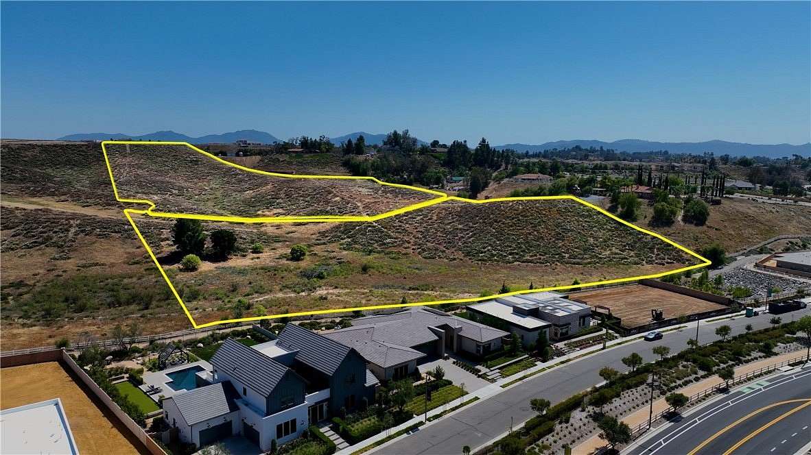 17 Acres of Land for Sale in Temecula, California