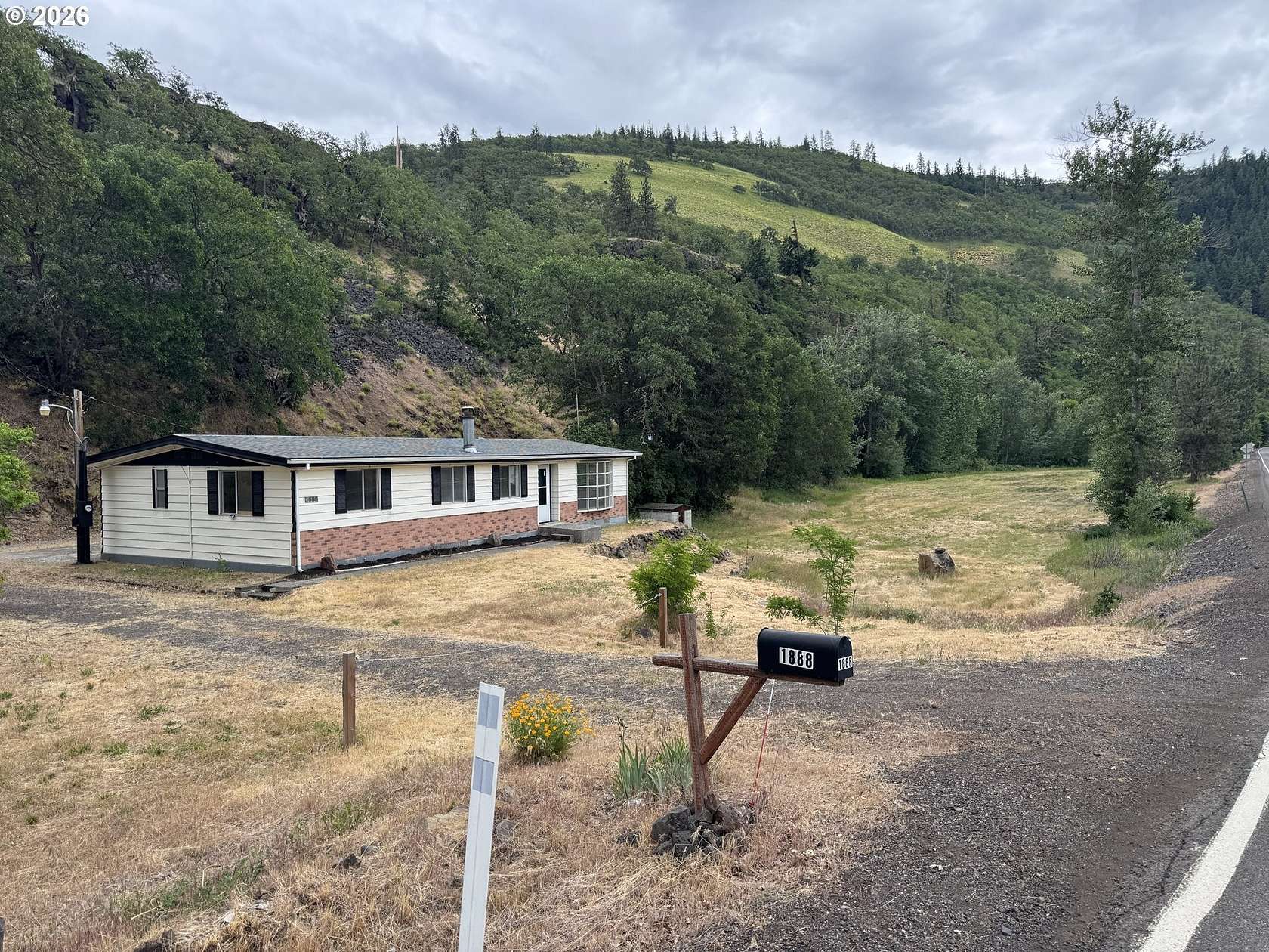 5 Acres of Land with Home for Sale in Klickitat, Washington
