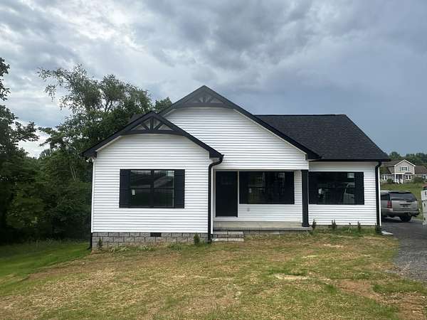 1.5 Acres of Land with Home for Sale in Red Boiling Springs, Tennessee