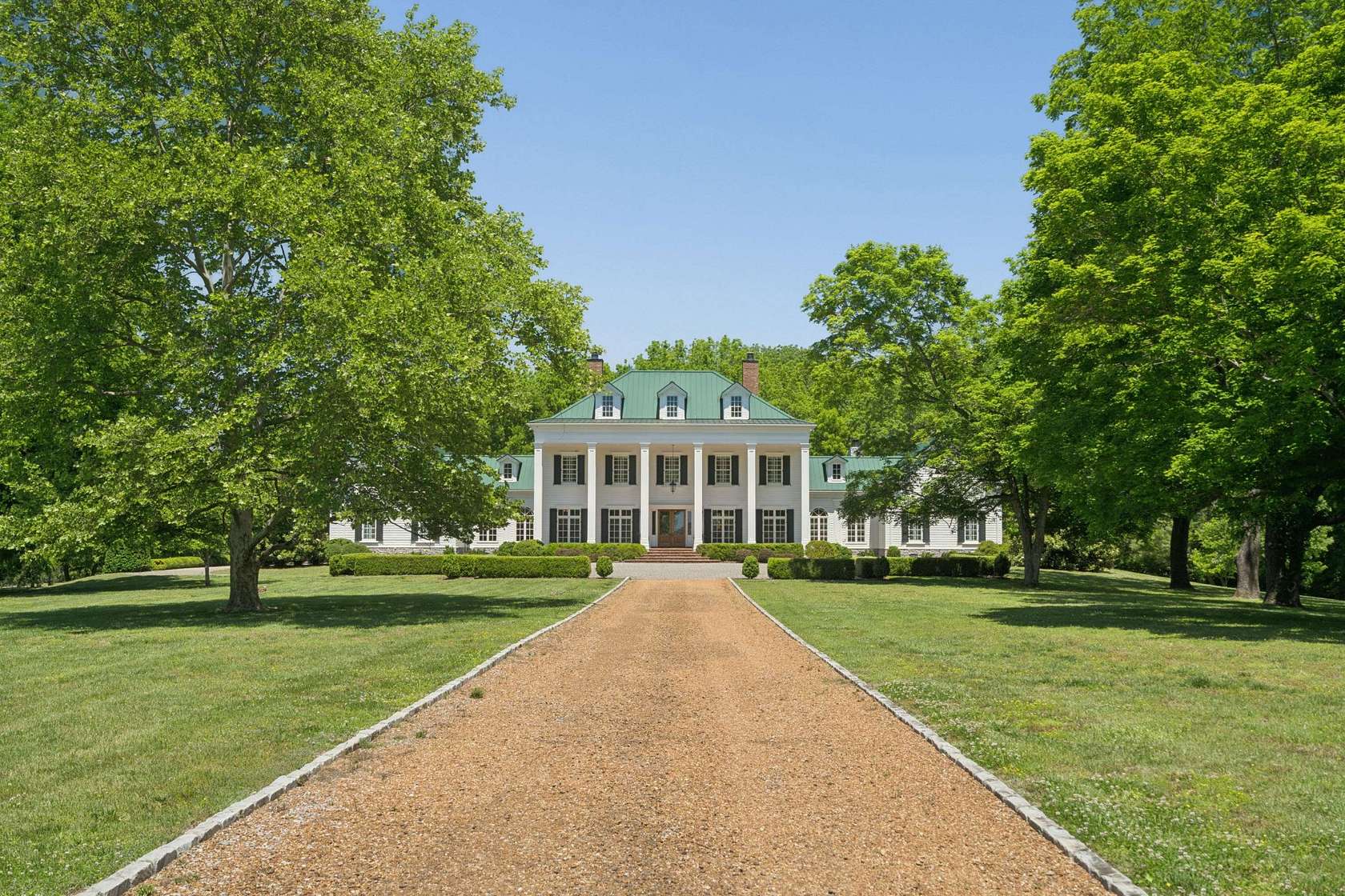 15.6 Acres of Land with Home for Sale in Franklin, Tennessee