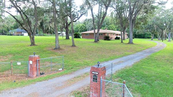 16.5 Acres of Land with Home for Sale in Jacksonville, Florida
