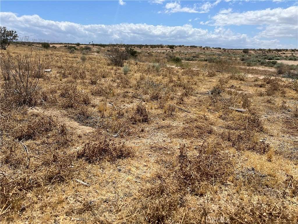 5 Acres of Land for Sale in Lancaster, California