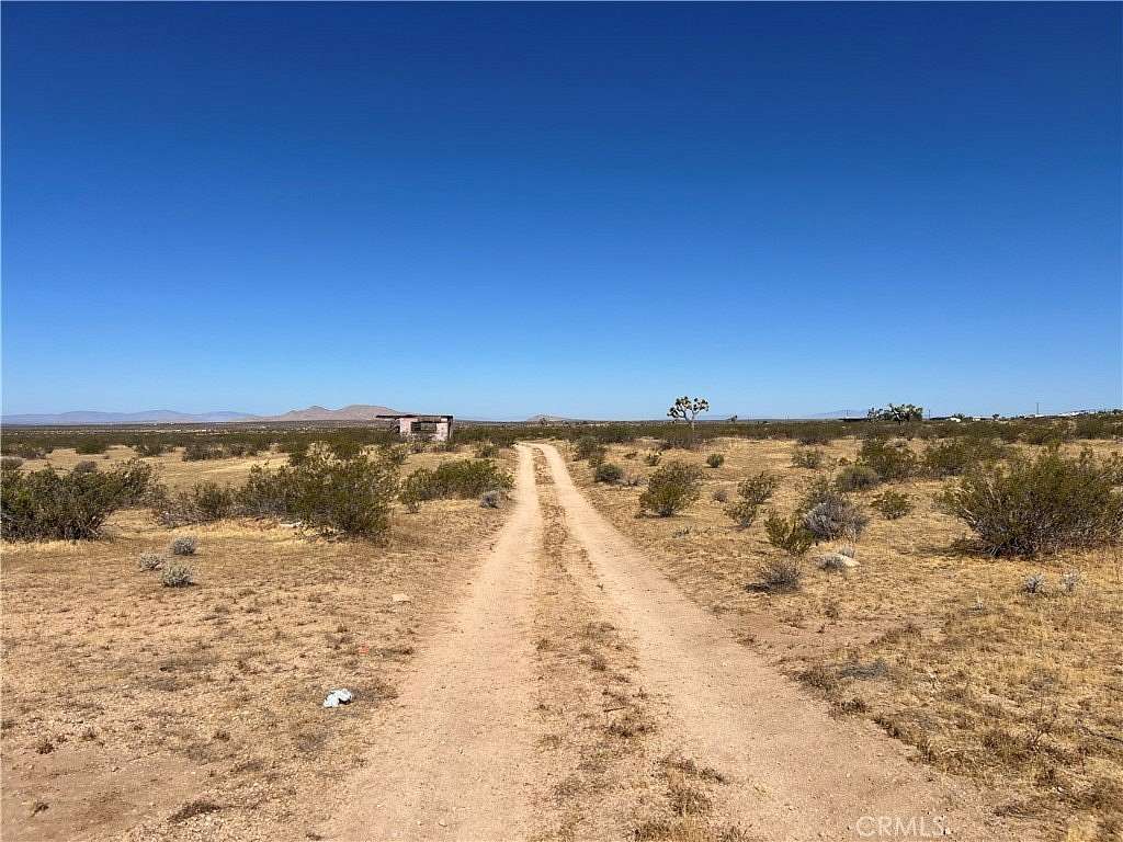 5 Acres of Land for Sale in Lancaster, California