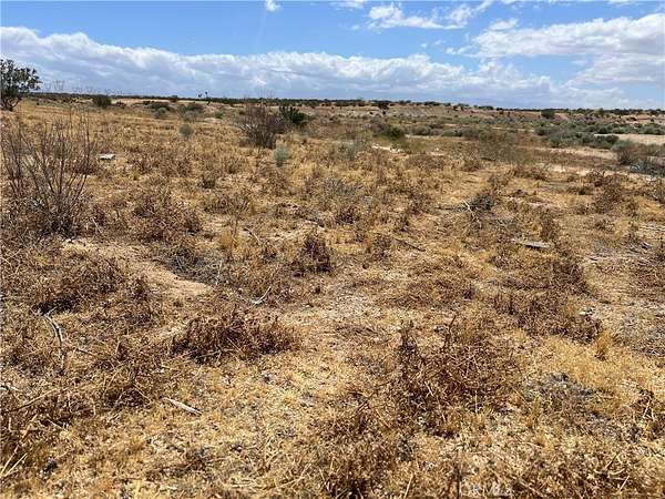 5 Acres of Land for Sale in Lancaster, California