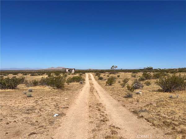 5 Acres of Land for Sale in Lancaster, California