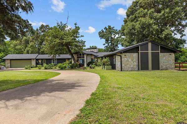 3 Acres of Land with Home for Sale in Jacksonville, Texas