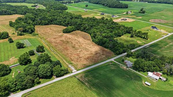 5 Acres of Land for Sale in Morrison, Tennessee