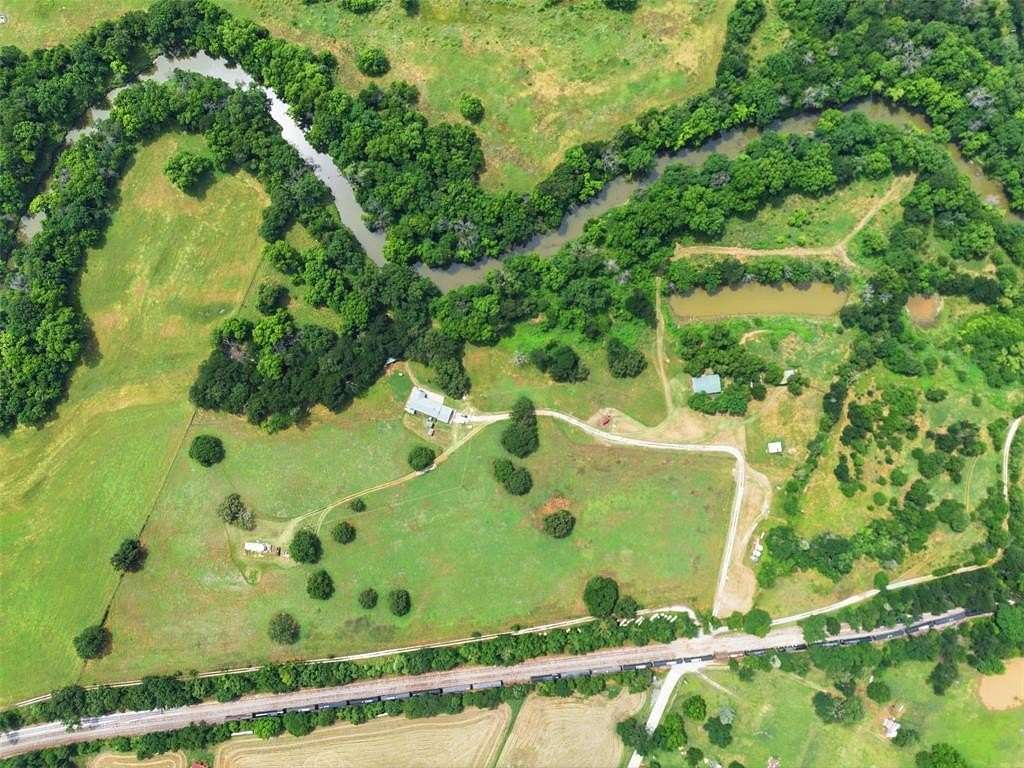 31.6 Acres of Commercial Land for Sale in Bridgeport, Texas