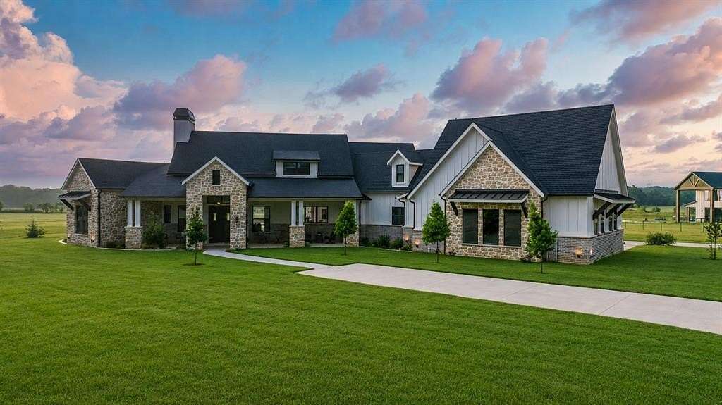 5 Acres of Land with Home for Sale in Wills Point, Texas