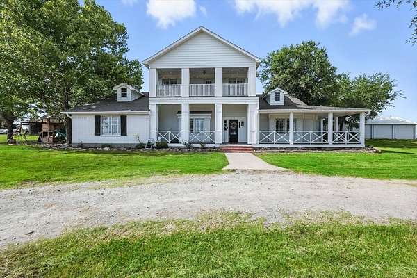 3.14 Acres of Land with Home for Sale in Decatur, Texas