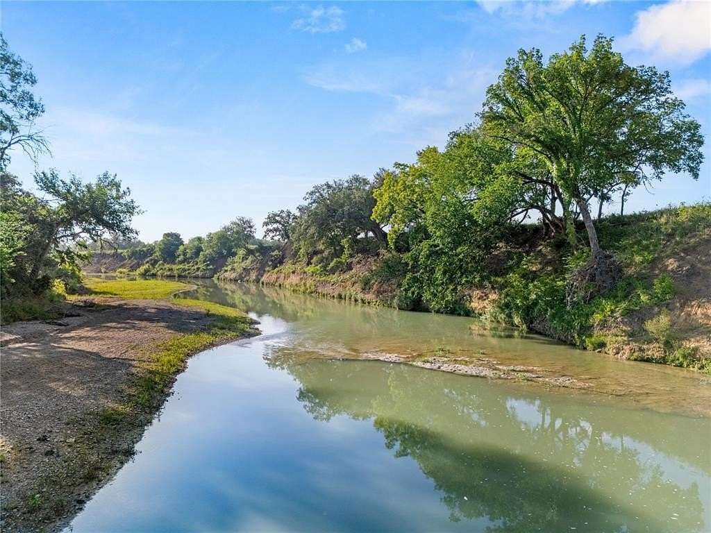 32 Acres of Land for Sale in Valley Mills, Texas