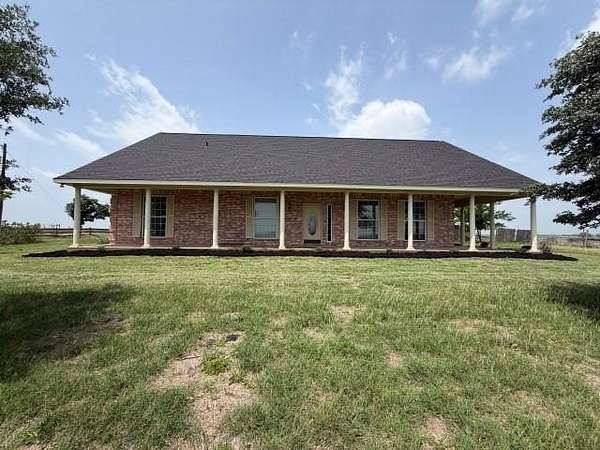 3.53 Acres of Land with Home for Sale in Frost, Texas