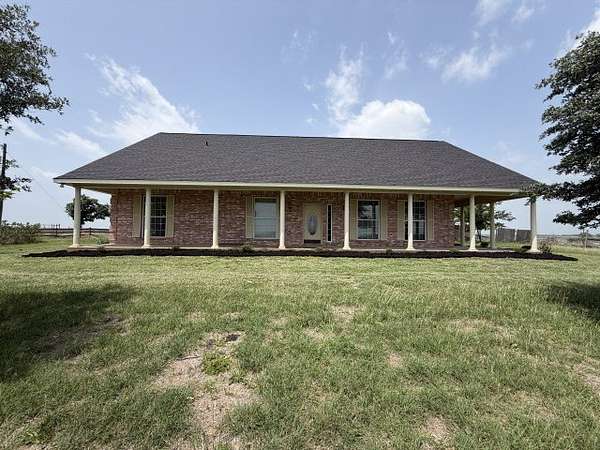 3.53 Acres of Land with Home for Sale in Frost, Texas