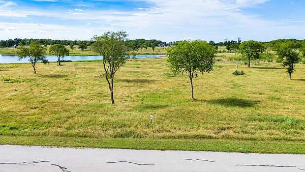 1.86 Acres of Residential Land for Sale in Kerens, Texas