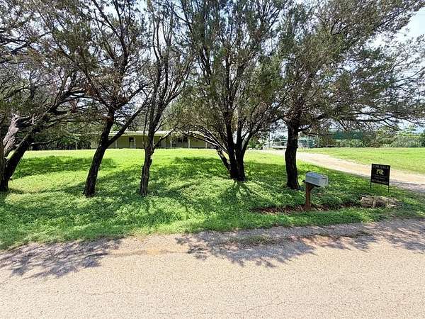 3 Acres of Improved Residential Land for Sale in Morgan, Texas