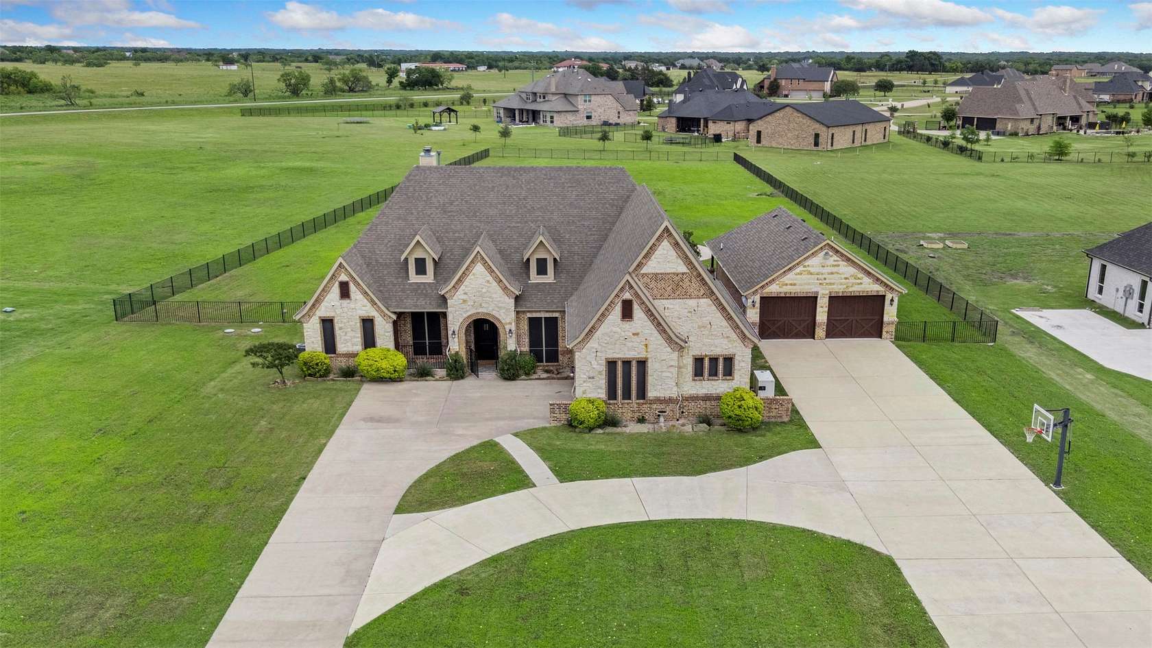 1.5 Acres of Land with Home for Sale in Rockwall, Texas