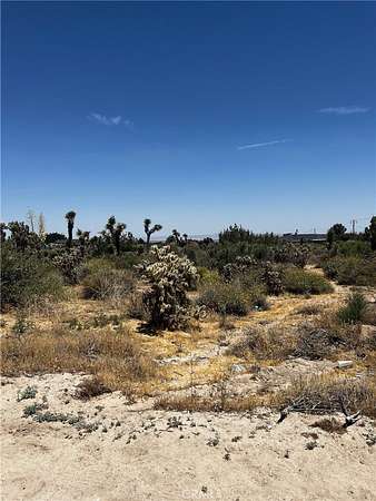 2.5 Acres of Residential Land for Sale in Phelan, California