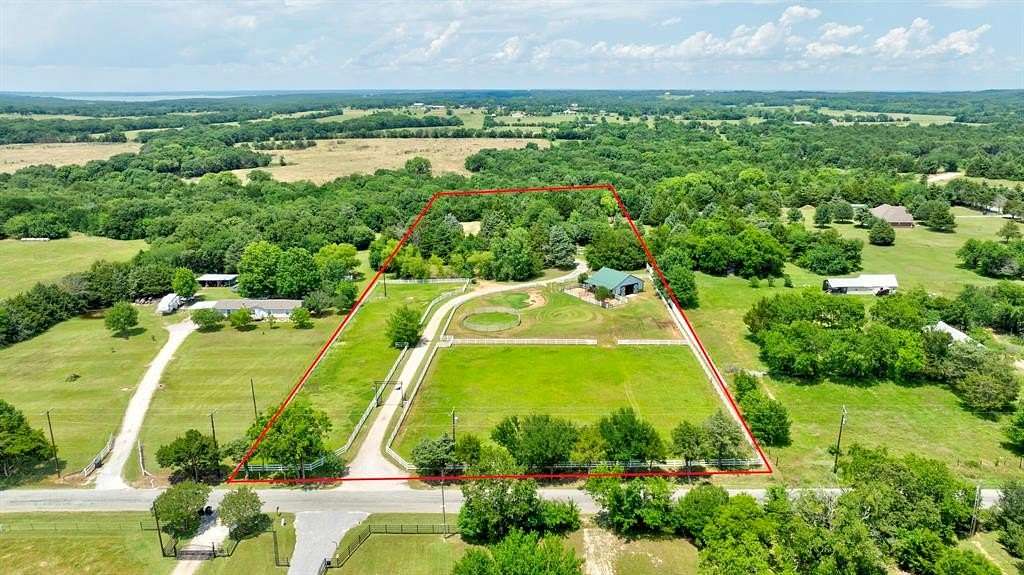 5.32 Acres of Land with Home for Sale in Pottsboro, Texas