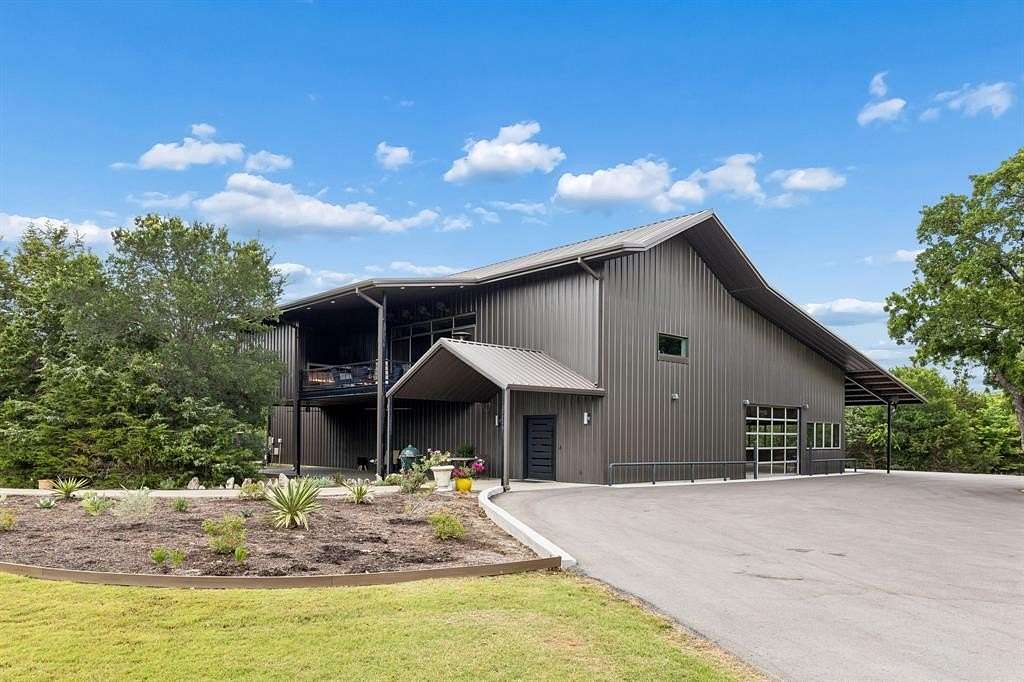 12.3 Acres of Land with Home for Sale in Valley View, Texas