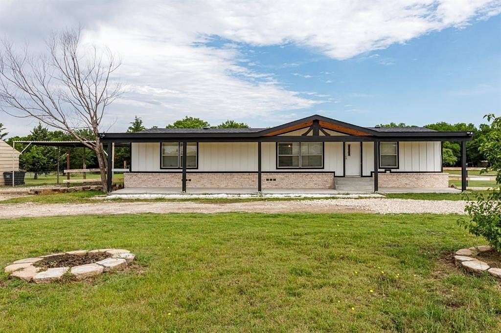 6.24 Acres of Land with Home for Sale in Crandall, Texas