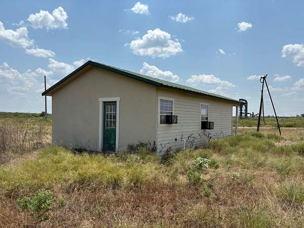 Land with Home for Lease in Electra, Texas