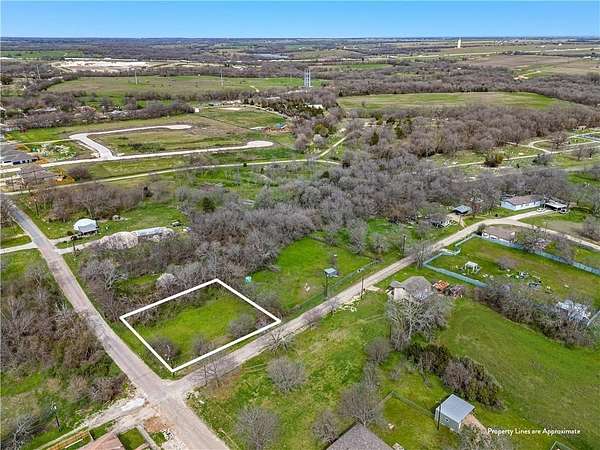 0.5 Acres of Land for Sale in Milford, Texas
