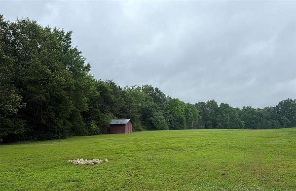 4.23 Acres of Mixed-Use Land for Sale in Paris, Texas