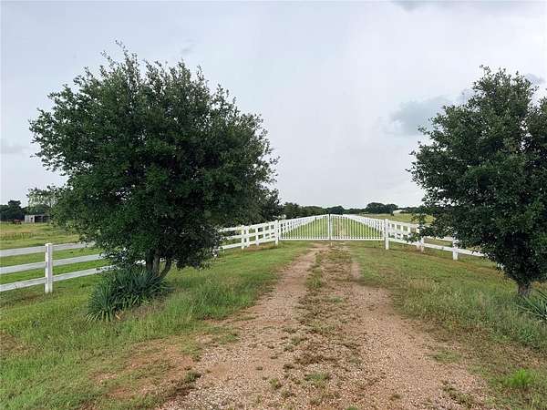 65.3 Acres of Agricultural & Residential Land for Sale in Aubrey, Texas