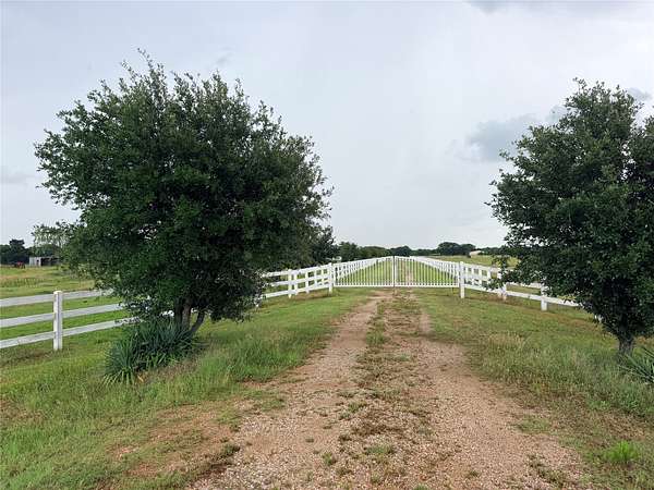 65.3 Acres of Agricultural & Residential Land for Sale in Aubrey, Texas