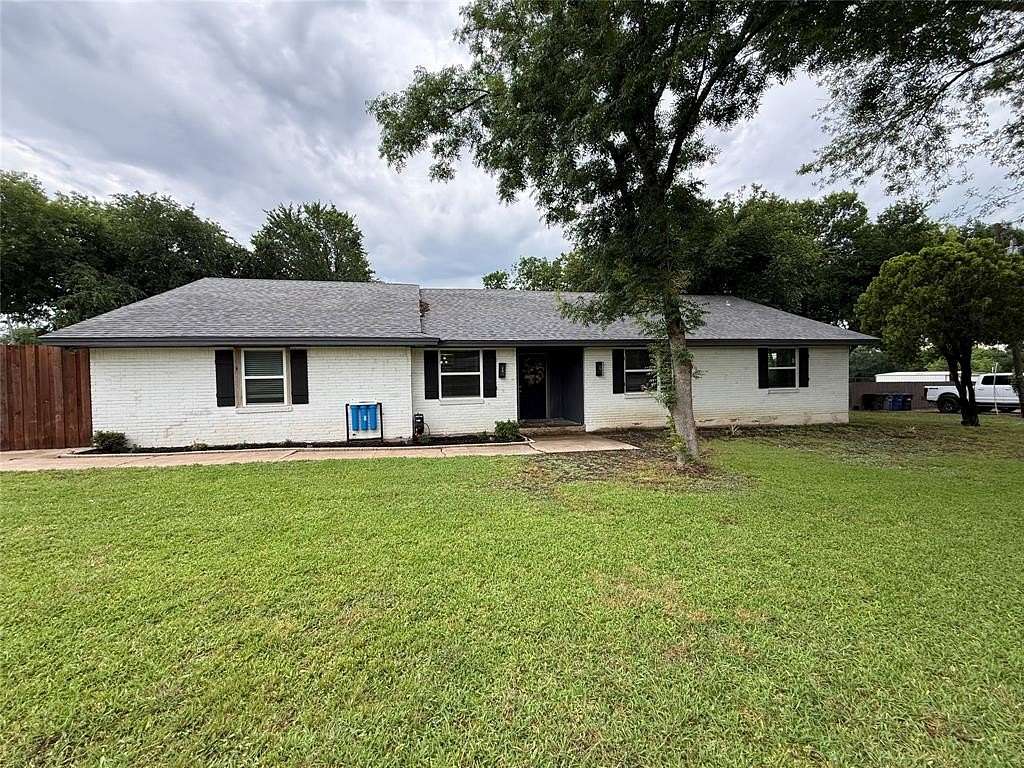 2 Acres of Land with Home for Sale in Ovilla, Texas