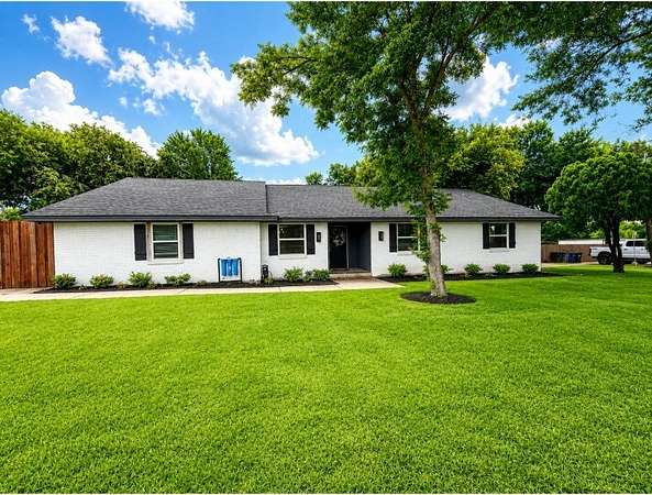 2 Acres of Land with Home for Sale in Ovilla, Texas