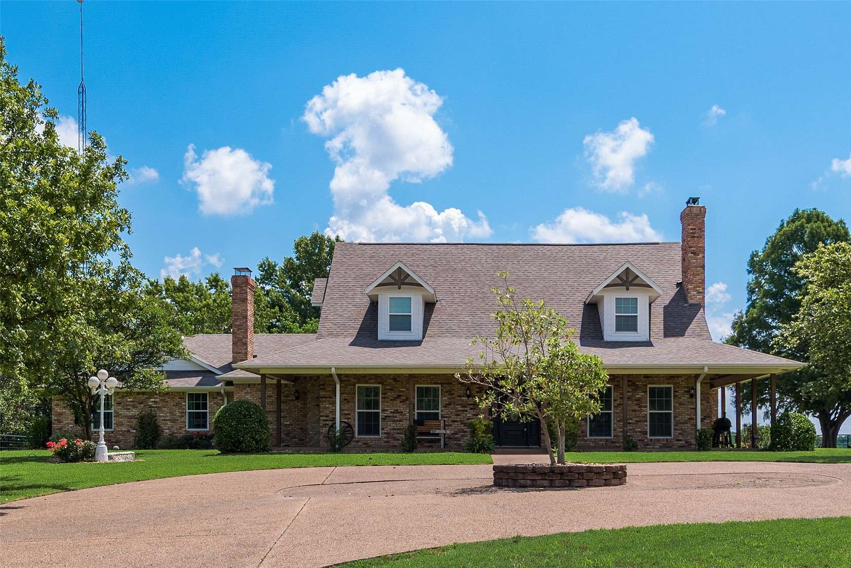 2.57 Acres of Land with Home for Sale in Canton, Texas