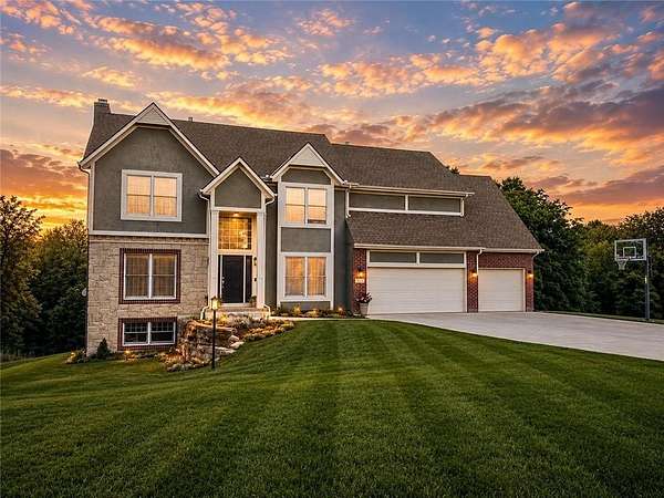 2.82 Acres of Land with Home for Sale in Kansas City, Kansas