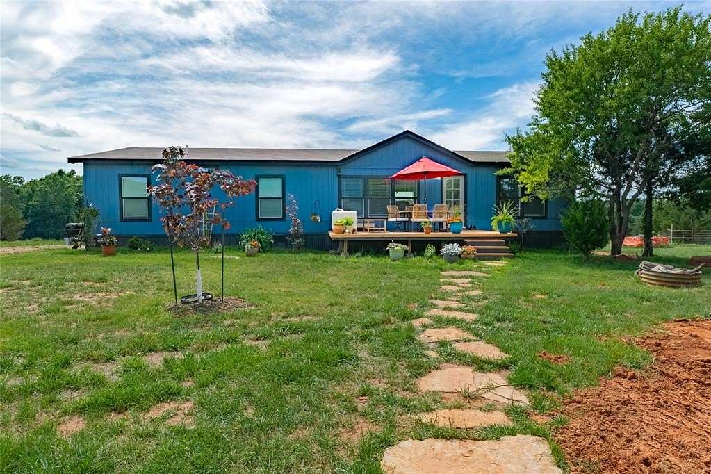 2.84 Acres of Land with Home for Sale in Harrah, Oklahoma