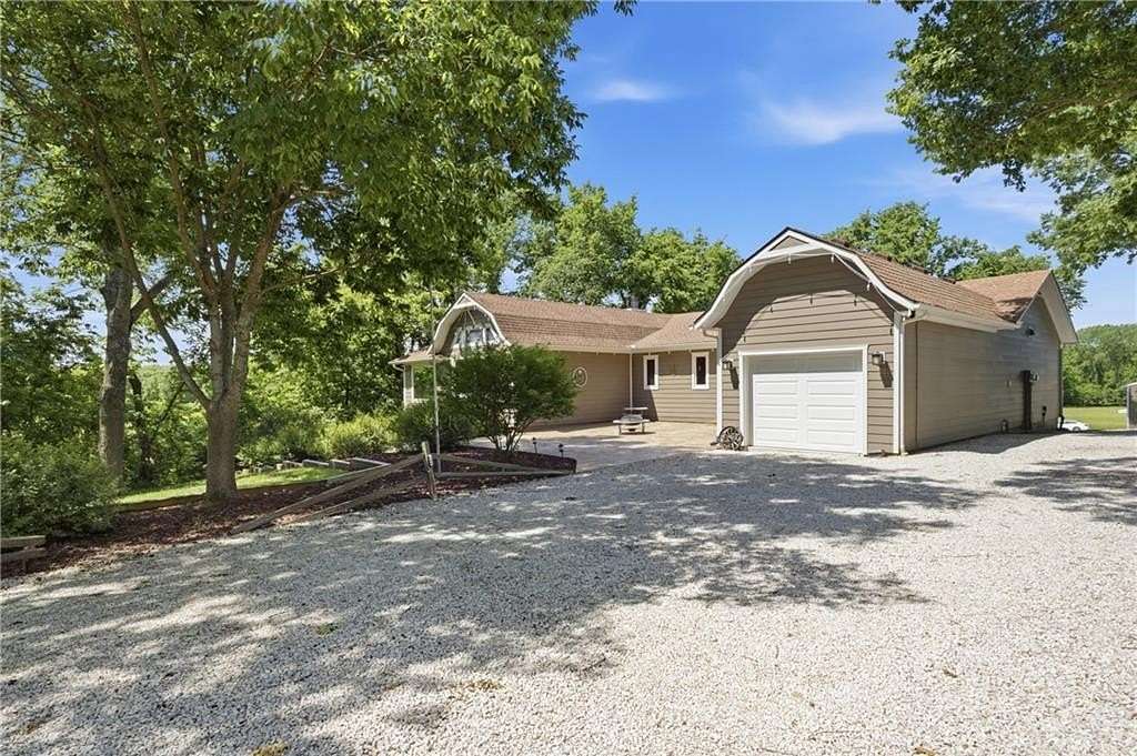 15 Acres of Land for Sale in Spring Hill, Kansas