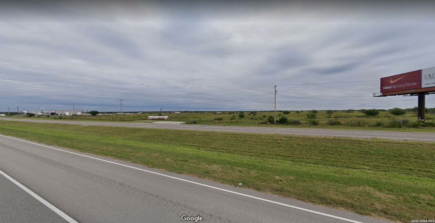 4 Acres of Commercial Land for Sale in Three Rivers, Texas