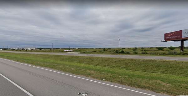 4 Acres of Commercial Land for Sale in Three Rivers, Texas