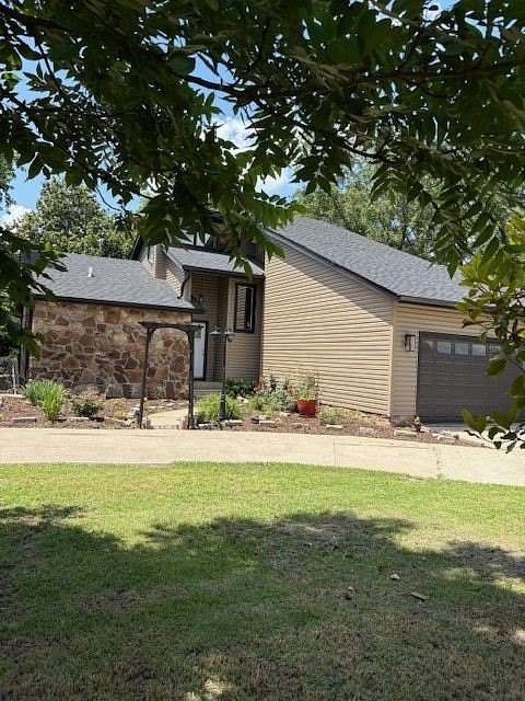 1.78 Acres of Land with Home for Sale in Sikeston, Missouri