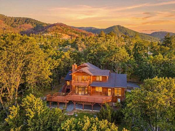 5.45 Acres of Land with Home for Sale in Ashland, Oregon